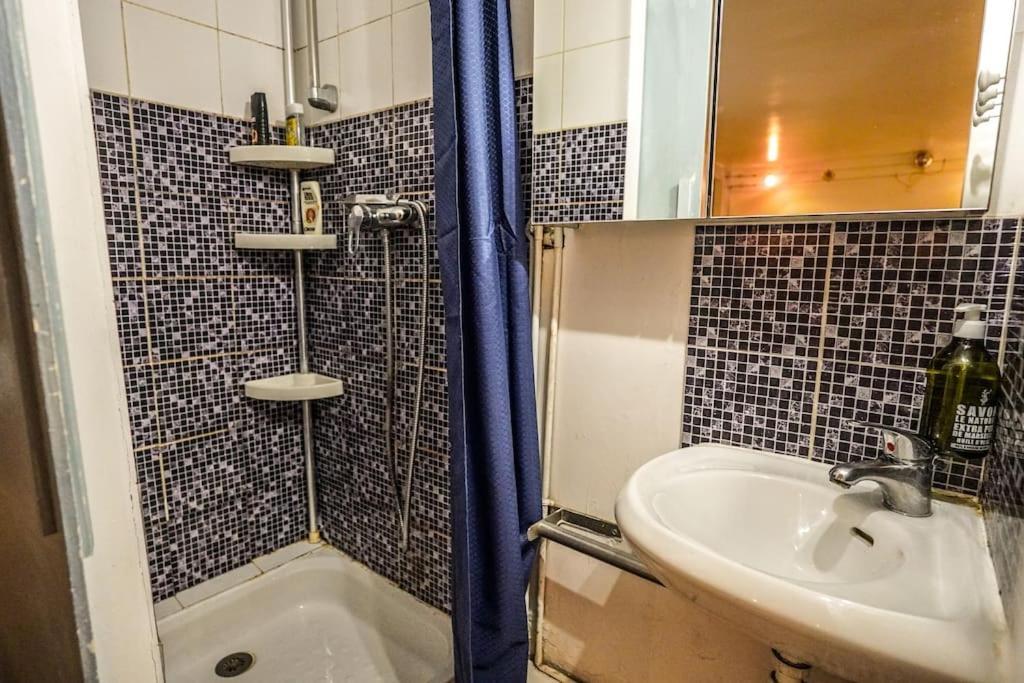Cozy Studio In The Heart Of Paris Exterior foto